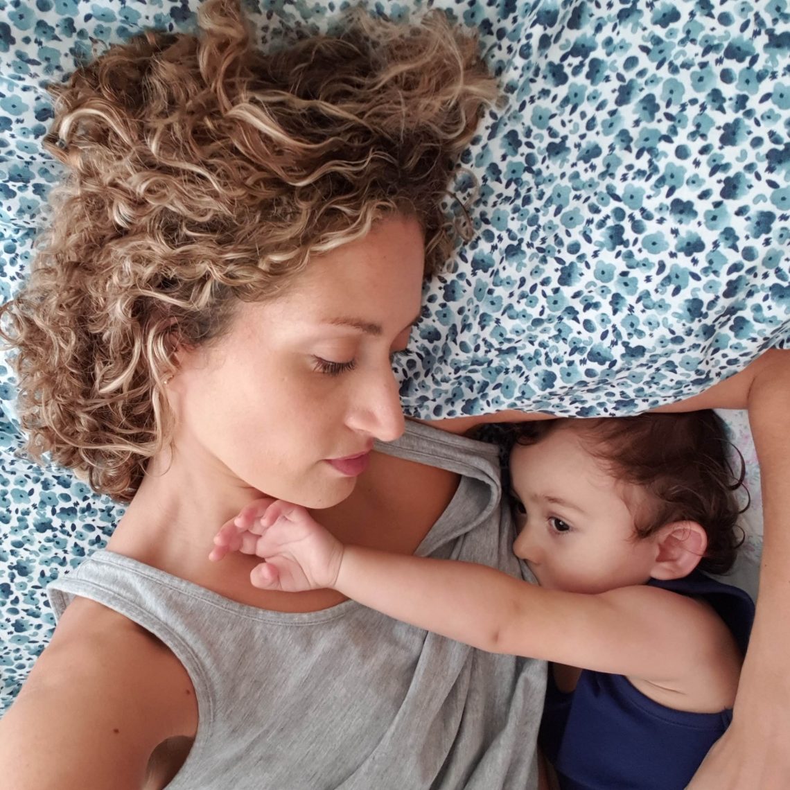 breastfeeding was such a lovely bonding experience - themamadaze.com